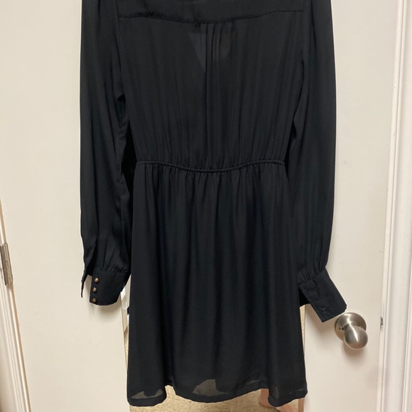 Black wrap v neck - Picture 2 of 3